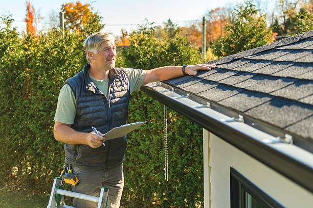 Professional Metal Roofing technician working in Oak Ridge, TN